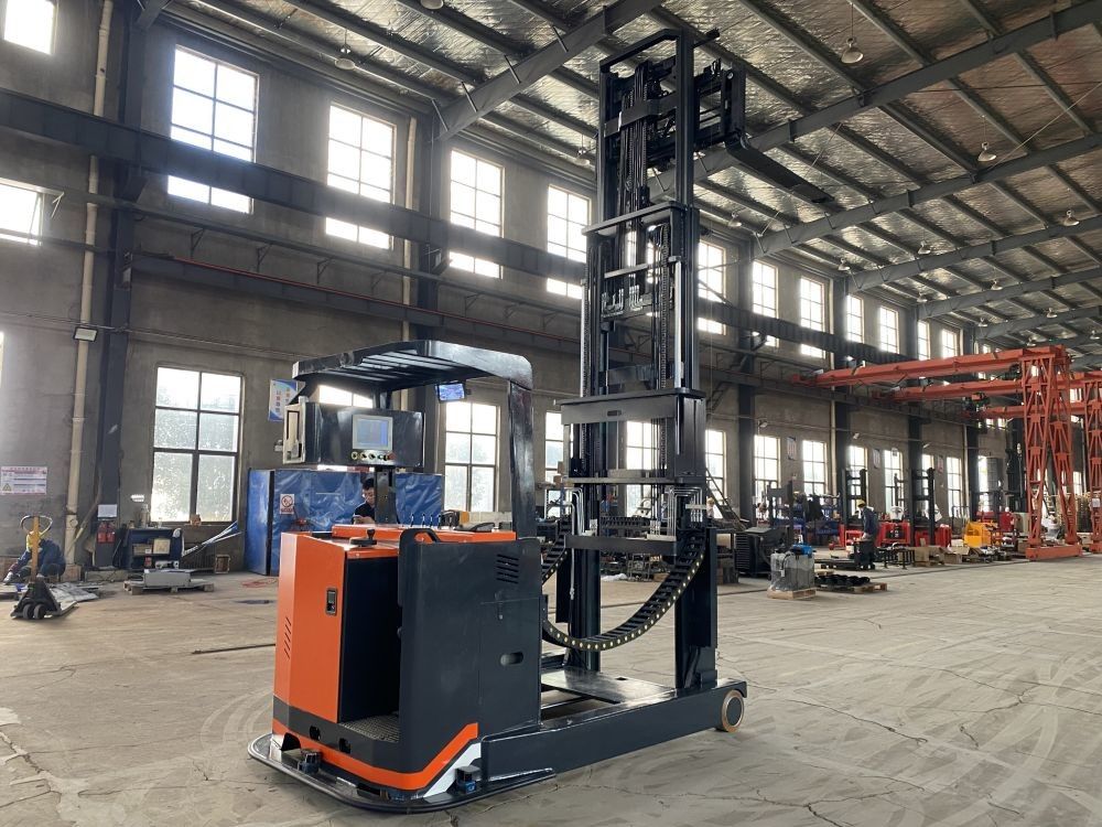 Automated Guided Vehicle AGV Electric Reach Forklift 3000 KGS Capactiy 1600mm Lift Height