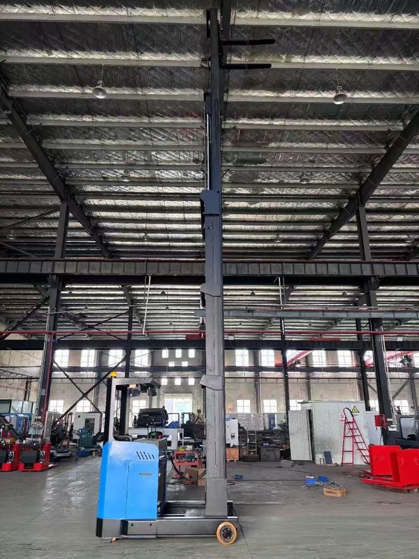 Forward Moving Forklift Rated Load 2 Tons 2000 KG With AC Drive Motor And 13500 Mm Lifting Height