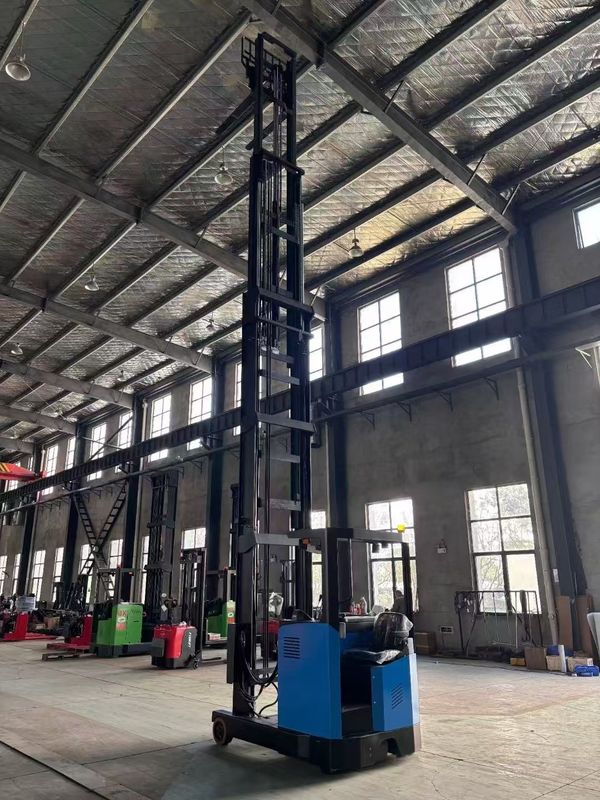 Polyurethane Tire Type Electric Stacker Lifter with 2 Tons Rated Load and 13500 mm Height Increase