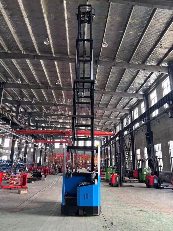 Side Seated Electric Reach Forklift with 2000 kg Rated Load Capacity and 13.5 Meters Height