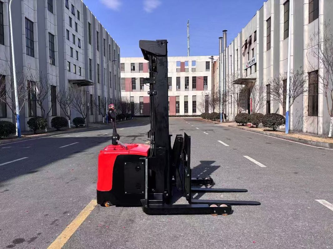 Single Point Position  Reach Forward Electric Forklift Truck Load Capacity 2.0 Tons Lifting Height 3500 Meters